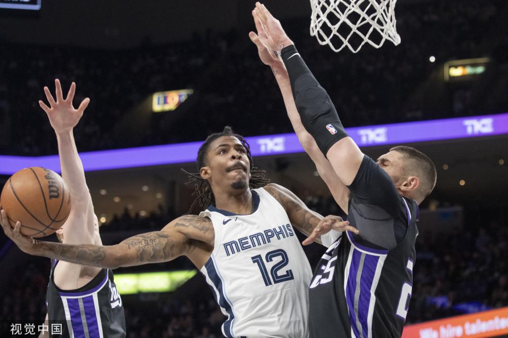 做出战术应 做出战术应