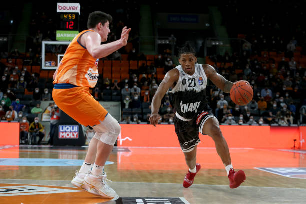 拱手让出 拱手让出